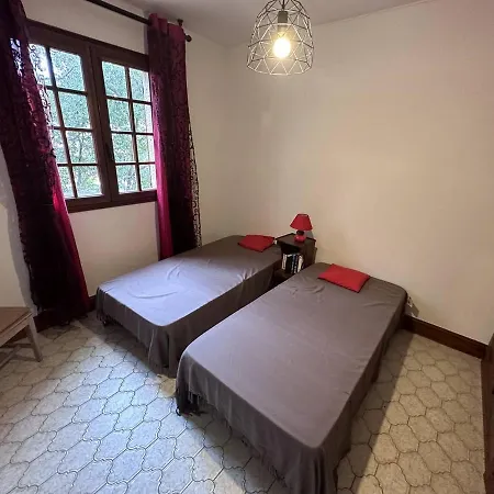 Apartment Location Familiale Aux Issambres : T4 Avec Piscine Partagee, Clim, A 350m De La - Fr-1-768-38 *